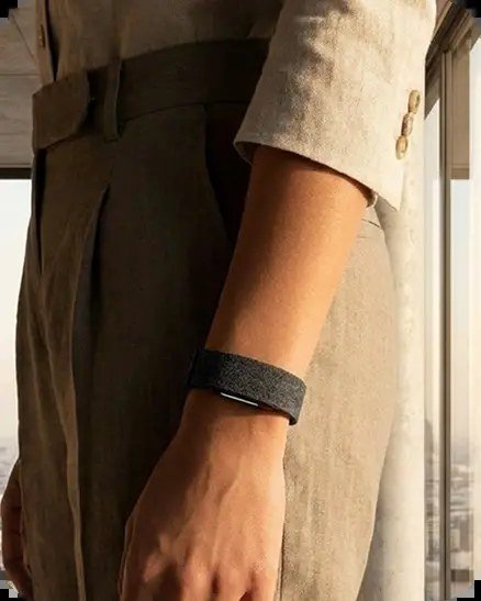 Hume Band 2.0 worn beneath a linen sleeve during everyday activity